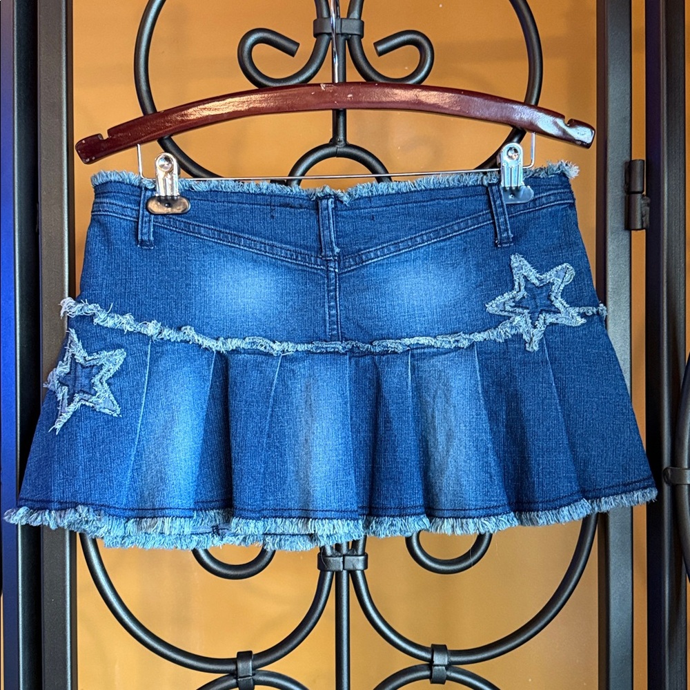 SILENCE + NOISE Mia Star Applique Denim Micro Mini Skirt - Picture 6 of 14